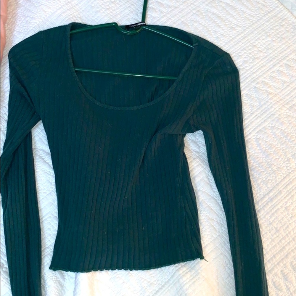 Ribbed long sleeve crop top